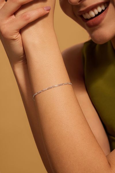 Sterling Silver 2.1mm diamond cut Figaro link bracelet with lobster clasp - Click to magnify